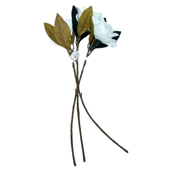 Magnolias faux flowers - Picture 2 of 3